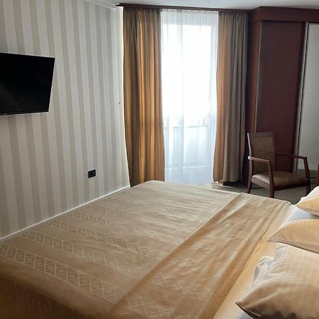 Hotel Bosna Баня-Лука Екстер'єр фото