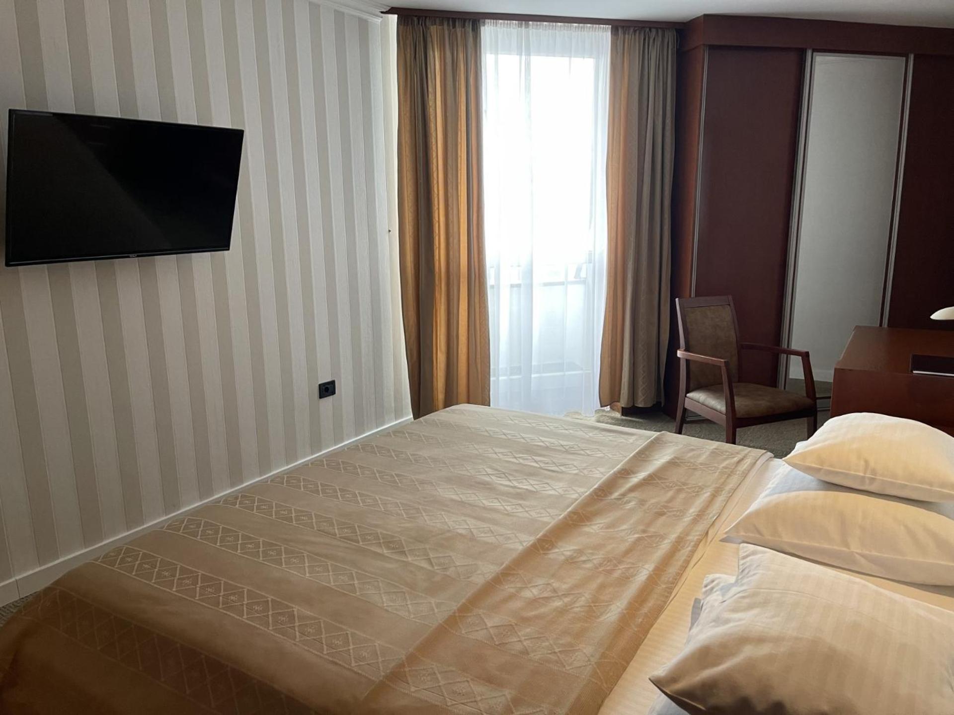 Hotel Bosna Баня-Лука Екстер'єр фото