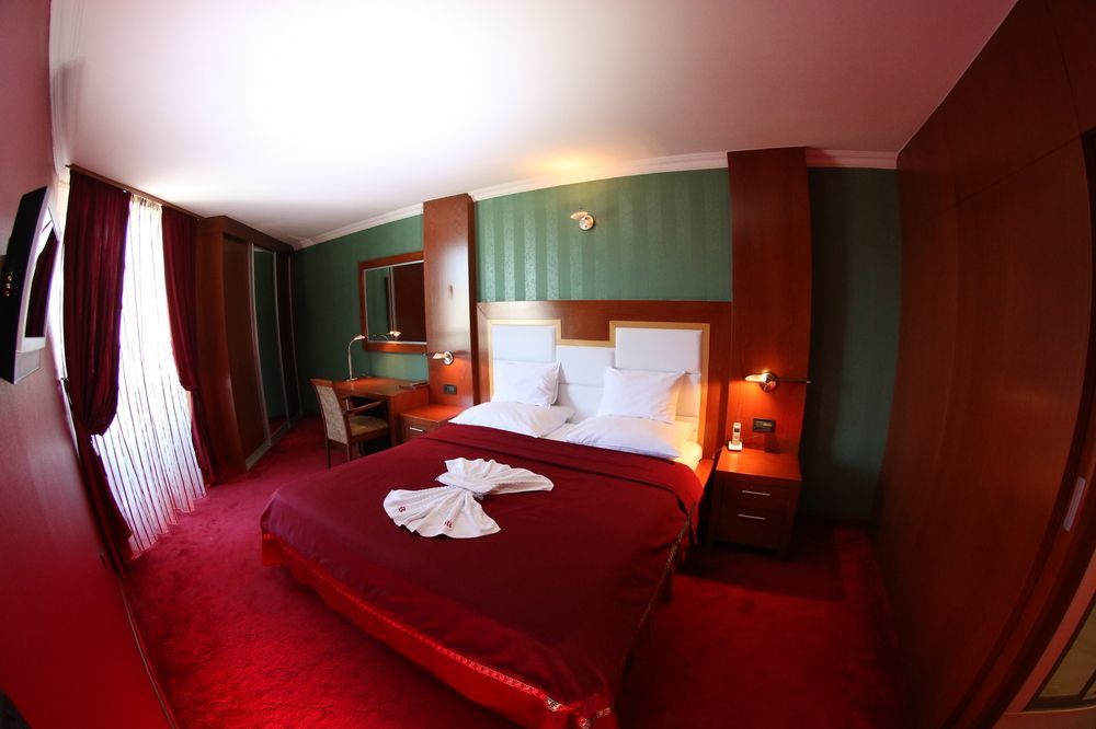 Hotel Bosna Баня-Лука Екстер'єр фото