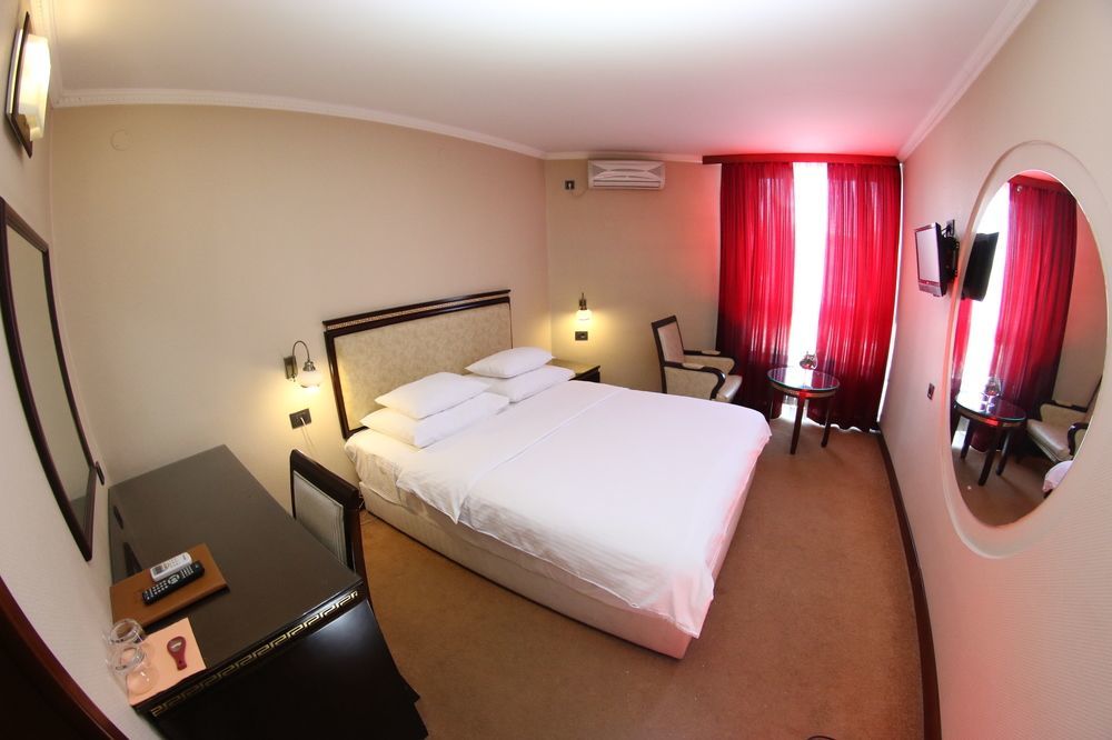 Hotel Bosna Баня-Лука Екстер'єр фото